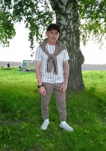 Я Антон, 40, из Перми, ищу знакомства без обязательств