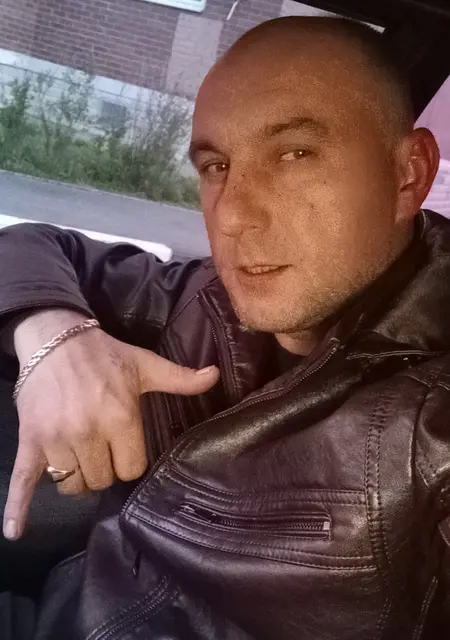 Я Артём, 40, знакомлюсь без обязательств в Бронницах