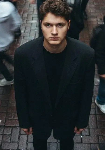 Илларион из Хабаровска, ищу на сайте знакомства на одну ночь