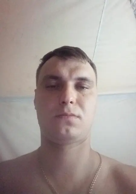 Я Саша, 36, из Могилёва, ищу знакомства без обязательств