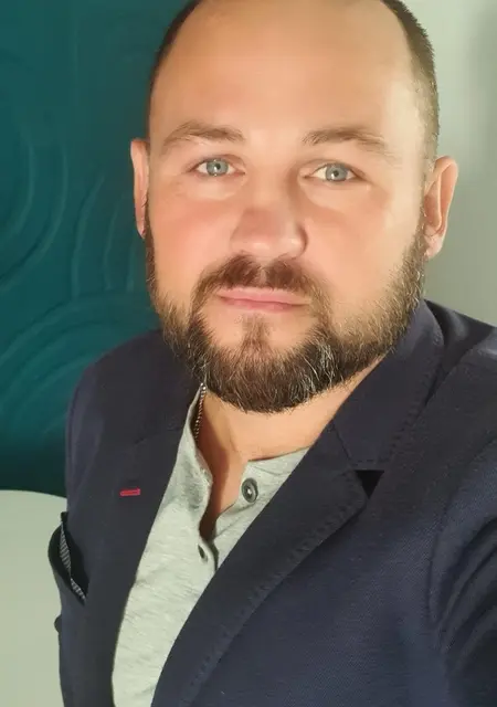 Я Саша, 42, из Сургута, ищу знакомства на одну ночь