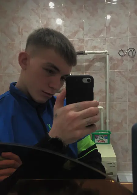 Я Владимира, 23, знакомлюсь на одну ночь в Стаханове