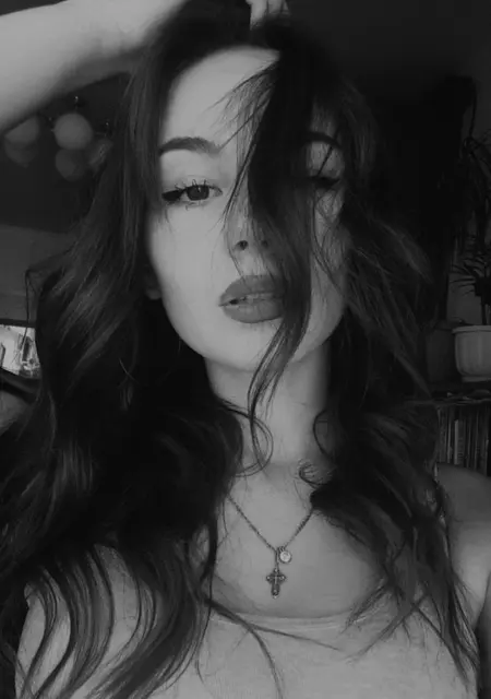 Я Надя, 22, из Ростова, ищу знакомство для приятного времяпровождения