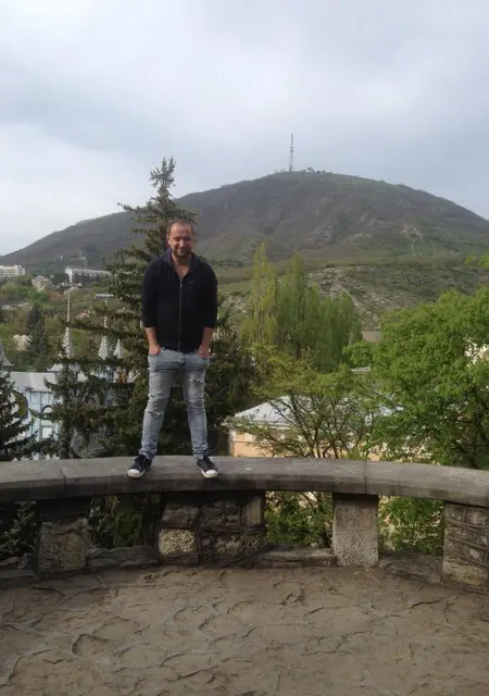 Юра из Пятигорска, ищу на сайте знакомства на одну ночь