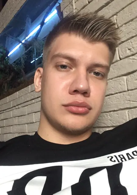 Антон из Тюмени, ищу на сайте знакомства на одну ночь