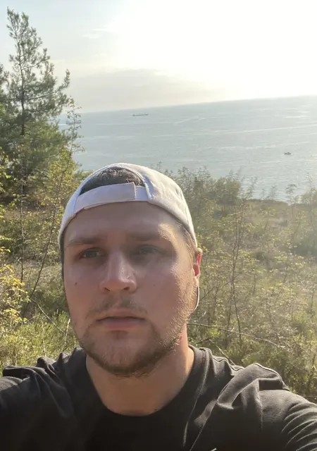 Женя из Петродворца, ищу на сайте знакомства на одну ночь