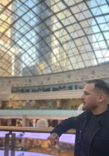 Рустам из Санкт-Петербурга, мне 22, познакомлюсь на одну ночь