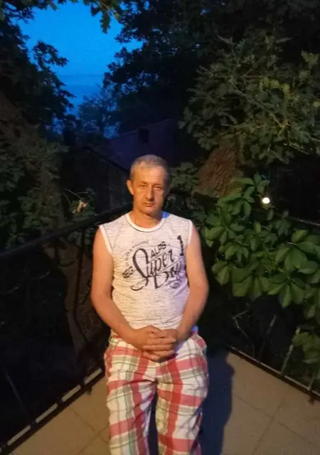 Я Алексей, 48, из Лобни, ищу знакомства на одну ночь