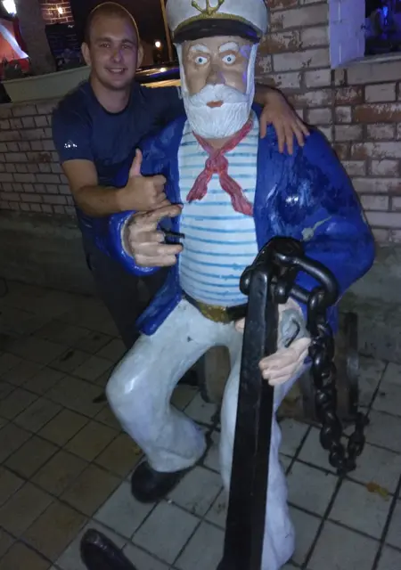 Влад из Таганрога, ищу на сайте знакомства на одну ночь