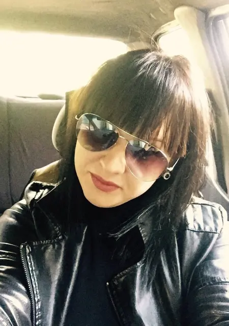 Алина з Донецька, шукаю на сайті постійні стосунки