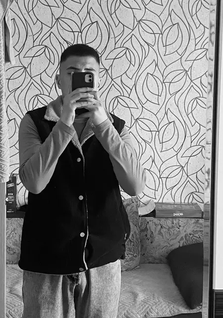 Я Денис, 19, из Читы, ищу знакомство для вирта