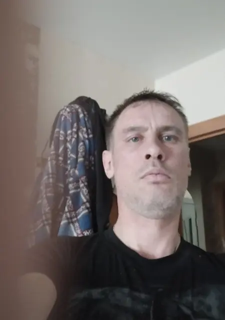 Я Денис, 44, из Петрозаводска, ищу знакомства без обязательств