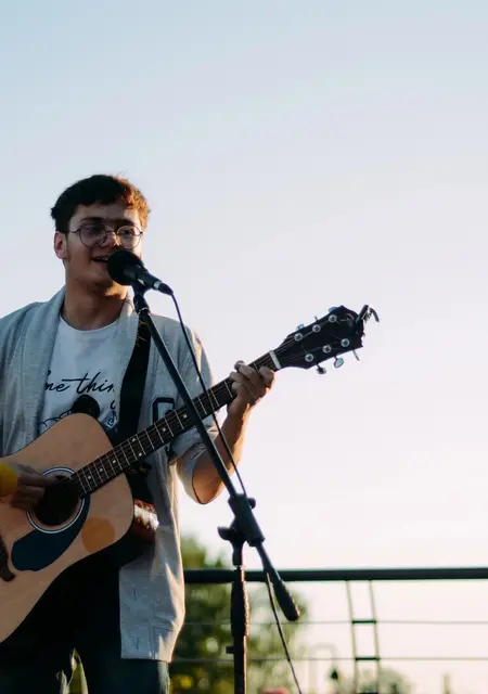 Я Михаил, 21, знакомлюсь на одну ночь в Ижевске