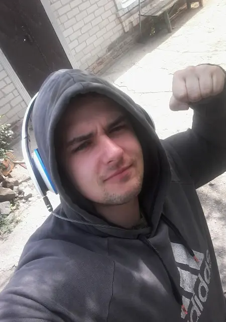 Я Влад, 29 років з Мелітополя, шукаю знайомства на одну ніч