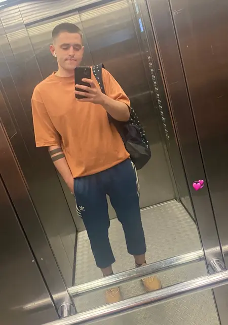 Я Кирилл, 26, знакомлюсь без обязательств в Великом Новгороде