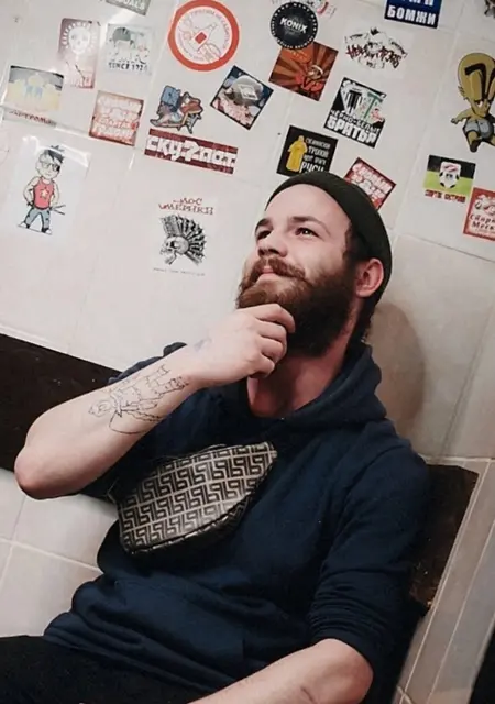 Я Олег, 27, из Коврова, ищу знакомства на одну ночь