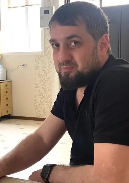 Джони из Махачкалы, ищу на сайте знакомства без обязательств
