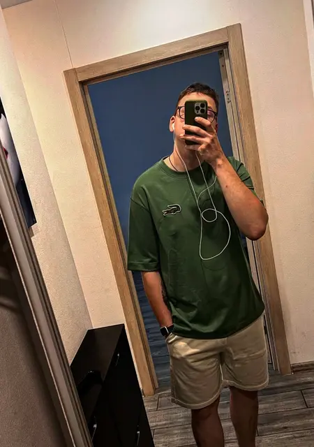 Я Евгений, 23, из Челябинска, ищу знакомство для открытые отношения