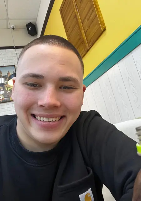 Данил из Шахт, ищу на сайте приятное времяпровождение