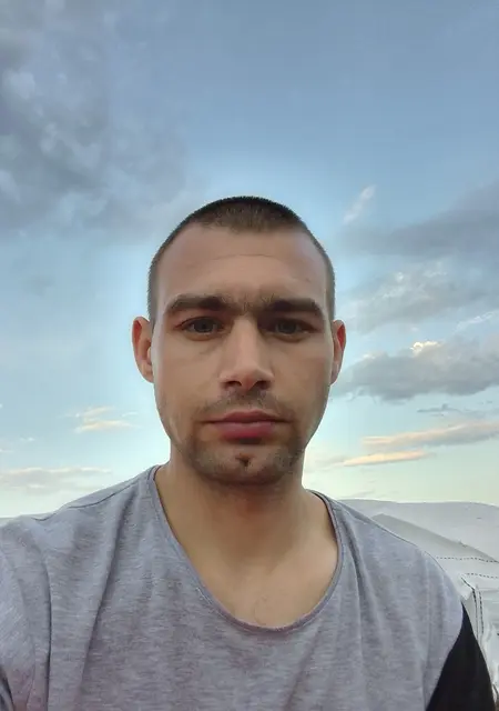 Я Артём, 27, из Чебоксар, ищу знакомства без обязательств