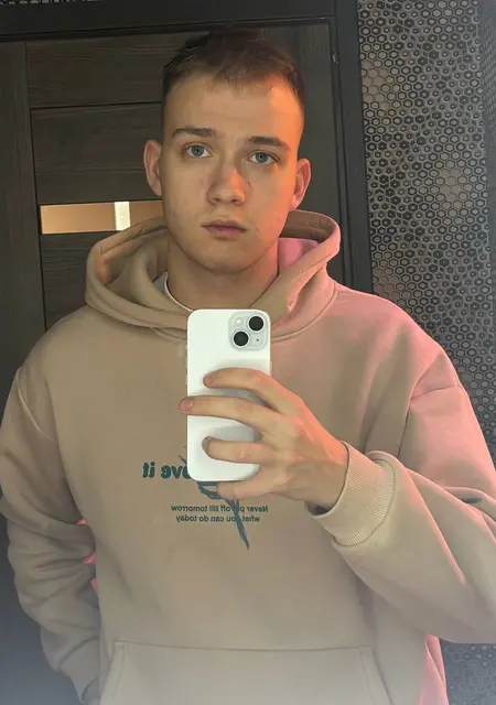 Я Кирилл, 19, из Самары, ищу знакомства без обязательств