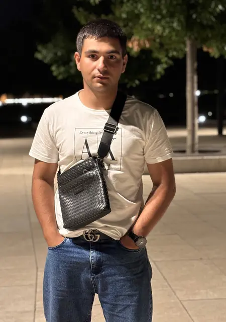 Эрик из Азова, ищу на сайте знакомства на одну ночь