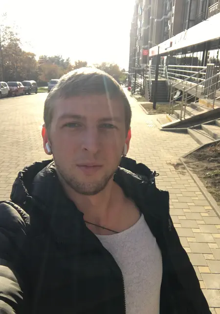 Костя из Геленджика, ищу на сайте знакомства на одну ночь