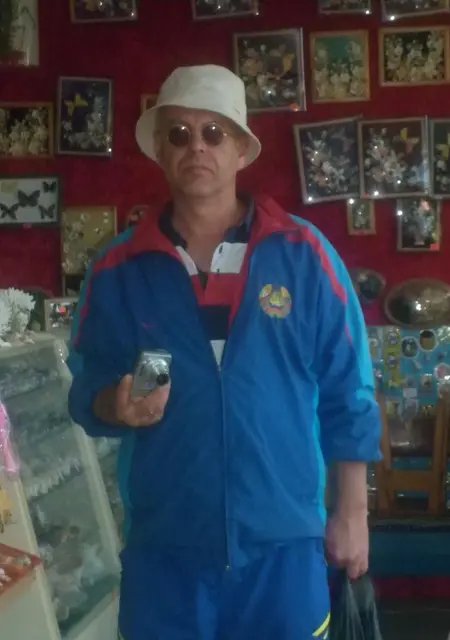 Игорь из Минска, мне 62, познакомлюсь на одну ночь