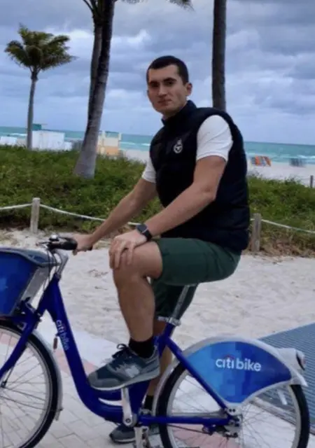 Дима из Днепра, мне 31, познакомлюсь на одну ночь