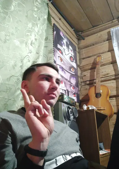 Ilia из Кайеркана, мне 29, познакомлюсь на одну ночь