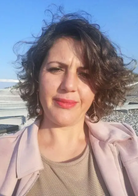 Я Buse, 42, из Стамбула, ищу знакомство