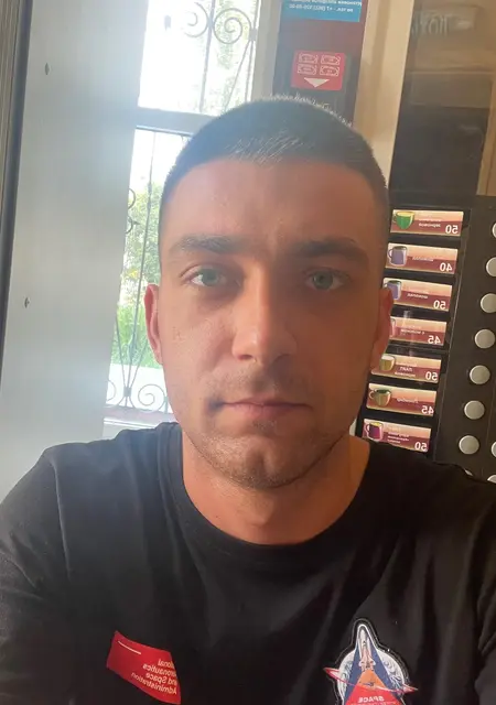 Владислав из Нижневартовска, ищу на сайте знакомства на одну ночь