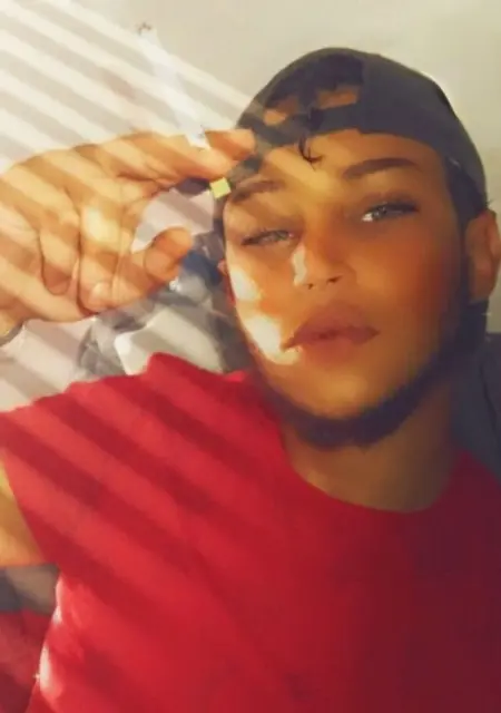 Я Walass, 22, из Парижа, ищу знакомство