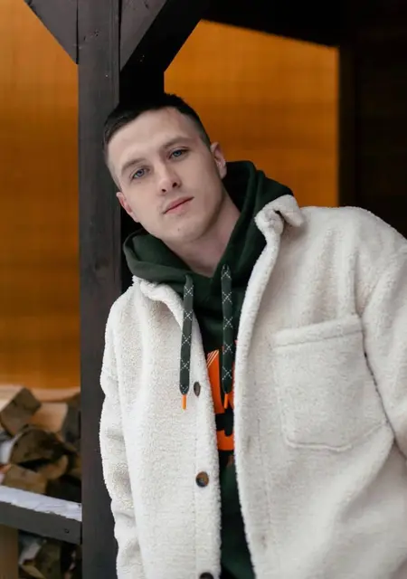 Кирилл из Тюмени, мне 25, познакомлюсь для приятного времяпровождения