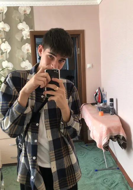 Я Владимир, 20, из Волгодонска, ищу знакомство для постоянных отношений