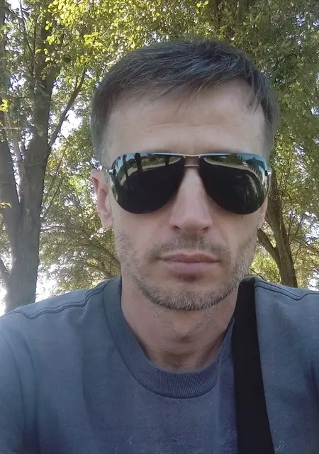 Я Александр, 49, из Днепра, ищу знакомства без обязательств