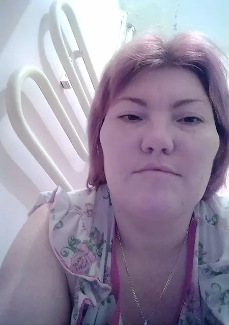 Я Svetlana, 42, знакомлюсь без обязательств в Омске