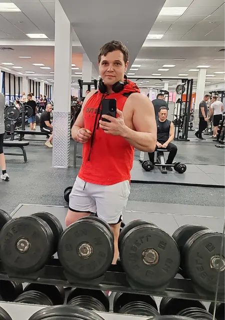 Евгений из Воронежа, ищу на сайте открытые отношения