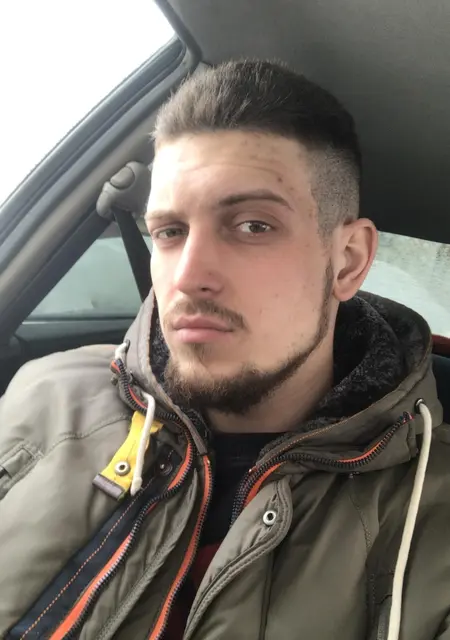 Роман из Красноярска, ищу на сайте знакомства на одну ночь