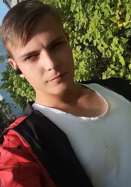 Я Валерий, 24, из Коврова, ищу знакомства без обязательств