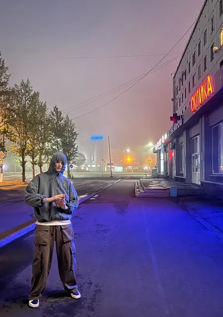 Я Влад, 23, знакомлюсь для общения в Киришах