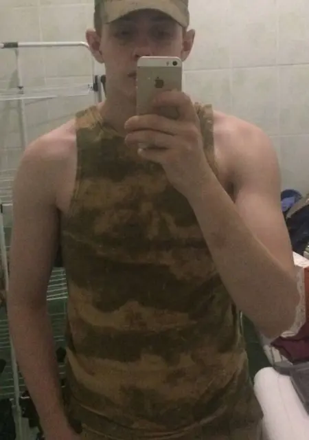 Я Александр, 21, знакомлюсь на одну ночь в Магнитогорске