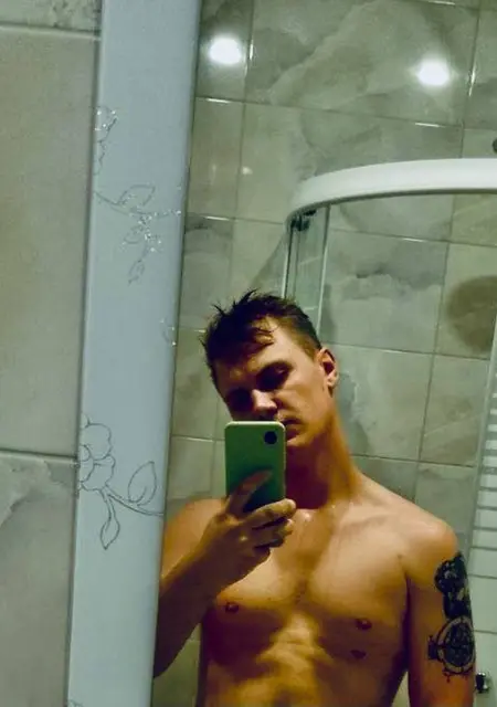 Я Артём, 20, знакомлюсь без обязательств в Крымске