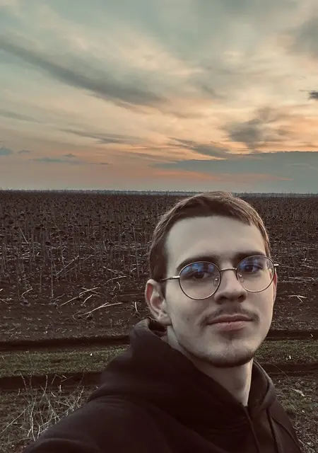 Макс из Владивостока, мне 22, познакомлюсь на одну ночь