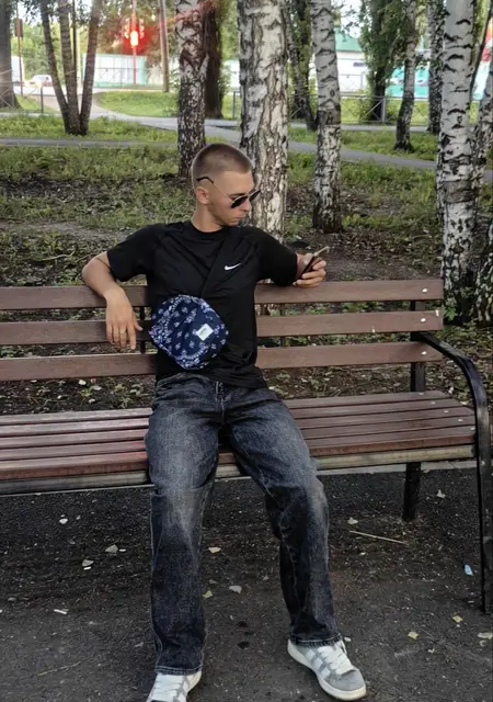 Я Денис, 21, из Уфы, ищу знакомство для общения