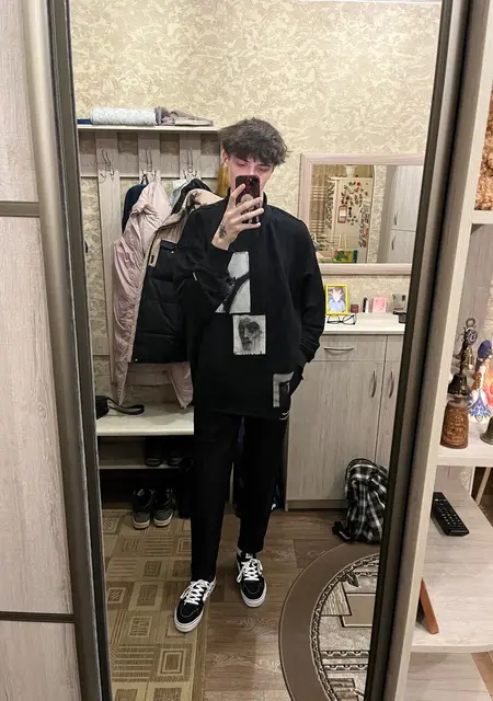 Я Антон, 21, из Владимира, ищу знакомство для вирта