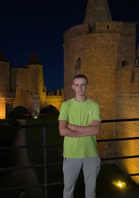 Юрій из Варшавы, мне 19, познакомлюсь для общения