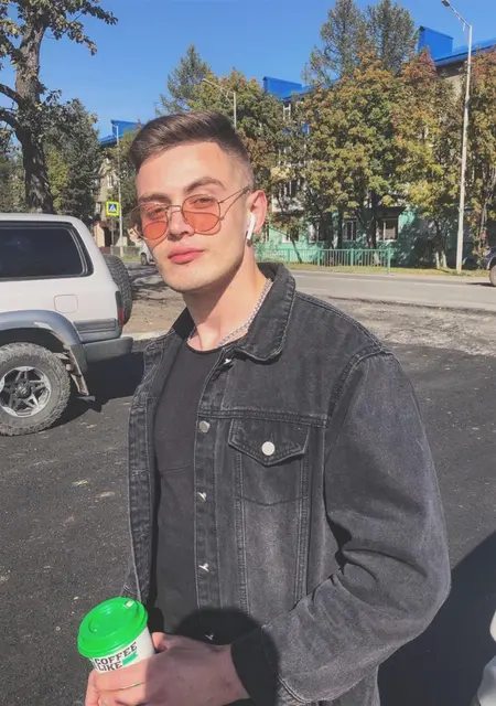 Я Влад, 28, из Владимира, ищу знакомство для приятного времяпровождения