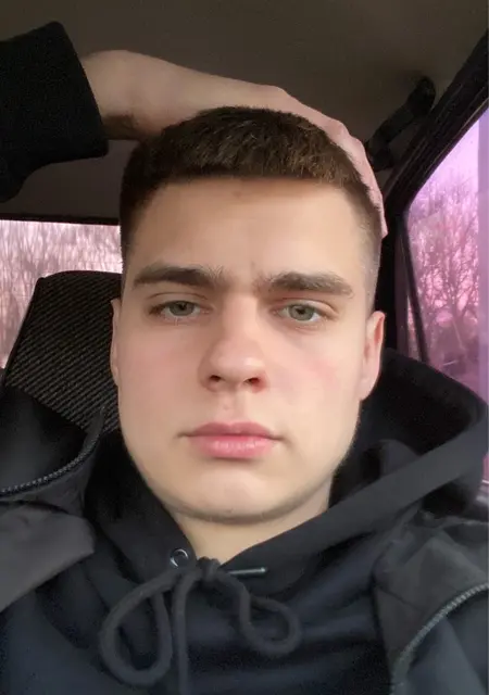 Я Игорь, 21, знакомлюсь без обязательств в Смоленске