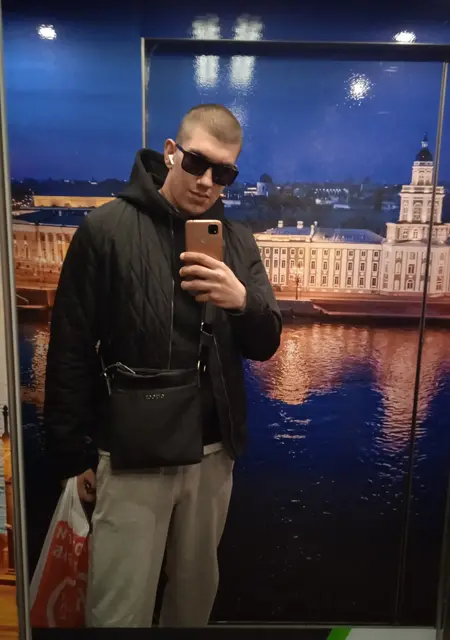 Никита из Мурино, ищу на сайте знакомства на одну ночь